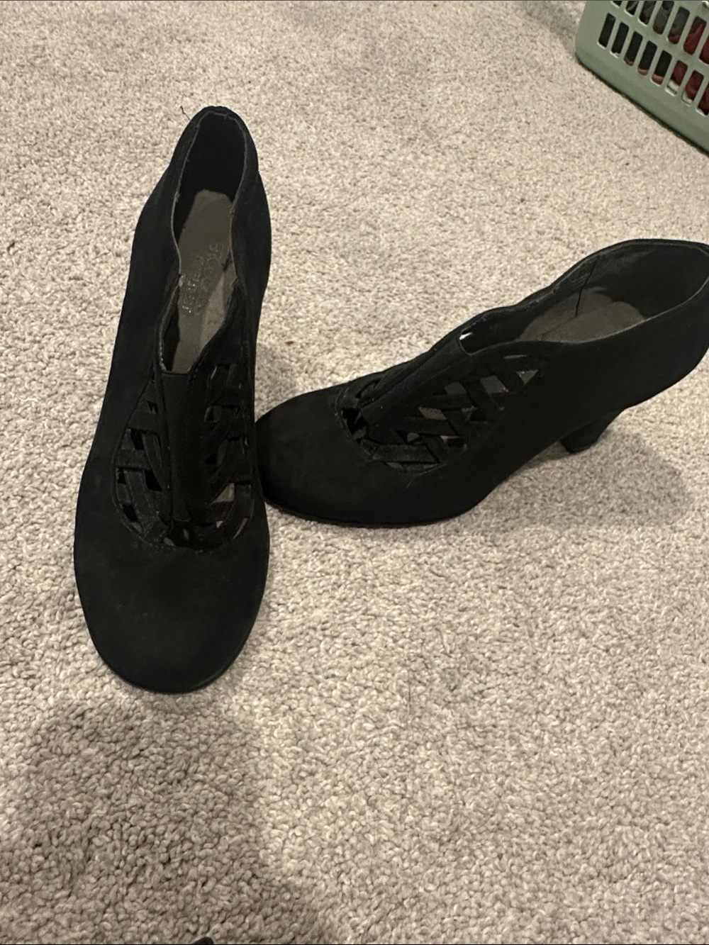 AEROSOLES Black Suede Lace-Up Block Heel Pumps